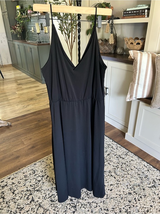 H&M Dresses & Skirts - H&M Black V-Neck Maxi Slip Dress
